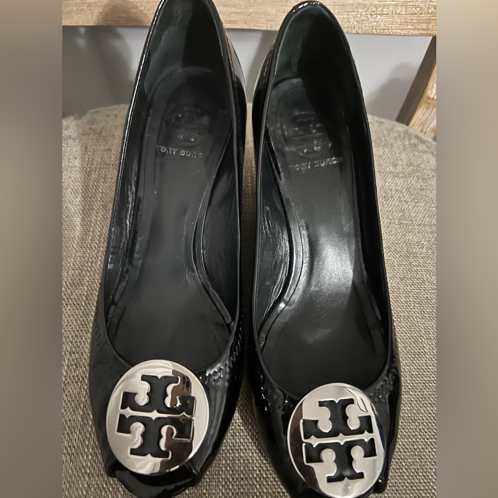 Tory Burch Patent Leather Peep Toe Wedges Size 8